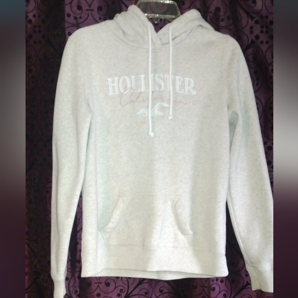 Women's Hollister hoodie size medium